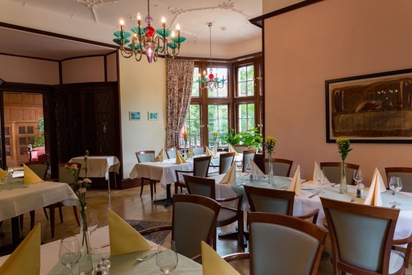 Unter den Linden Parkhotel (Halberstadt)